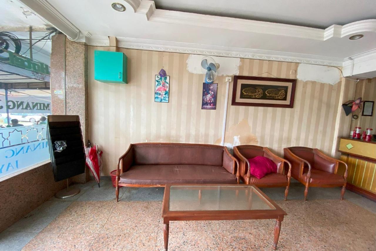 Отель Oyo 92702 Minang Jaya Нагоя Экстерьер фото