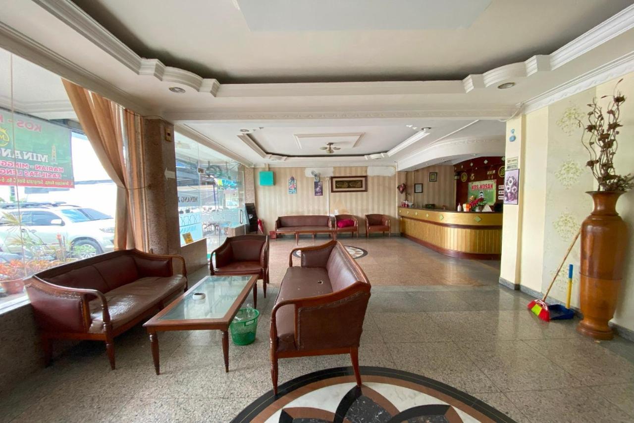 Отель Oyo 92702 Minang Jaya Нагоя Экстерьер фото