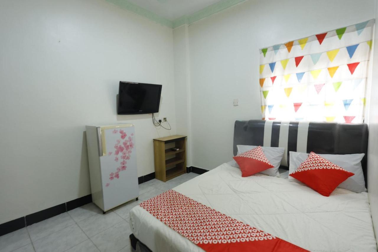 Отель Oyo 92702 Minang Jaya Нагоя Экстерьер фото
